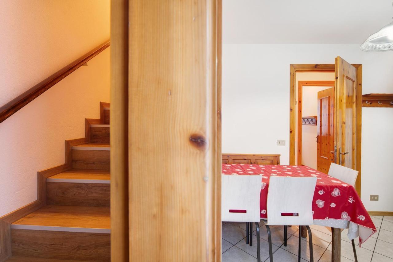 A Due Passi Valdidentro Apartment Isolaccia Bagian luar foto