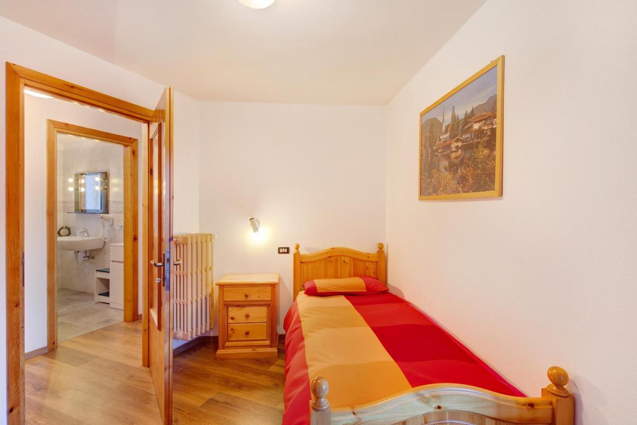 A Due Passi Valdidentro Apartment Isolaccia Bagian luar foto