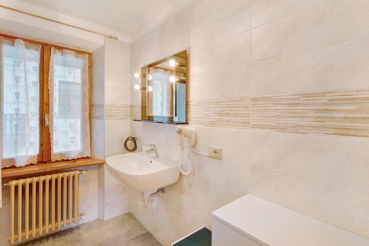A Due Passi Valdidentro Apartment Isolaccia Bagian luar foto